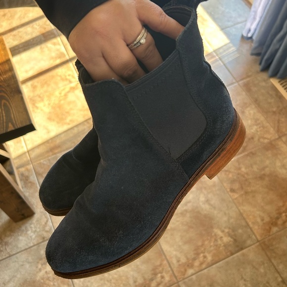 Clarks Clarkdale Arlo Blue Suede Chelsea Boots - Picture 5 of 7